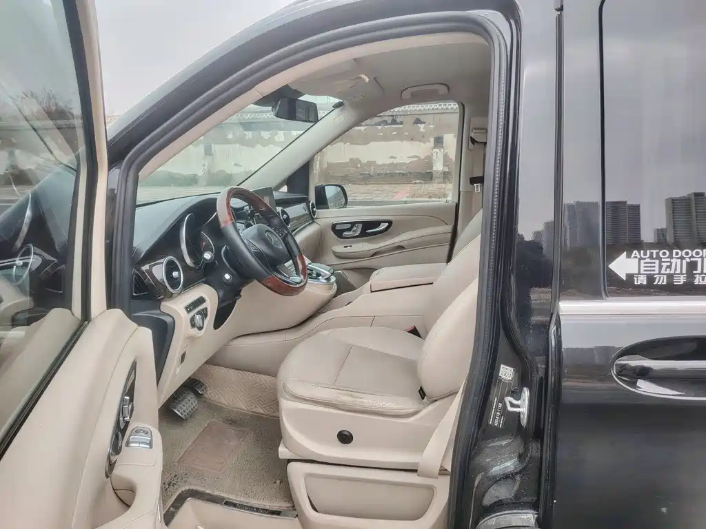 MERCEDES-BENZ V CLASS