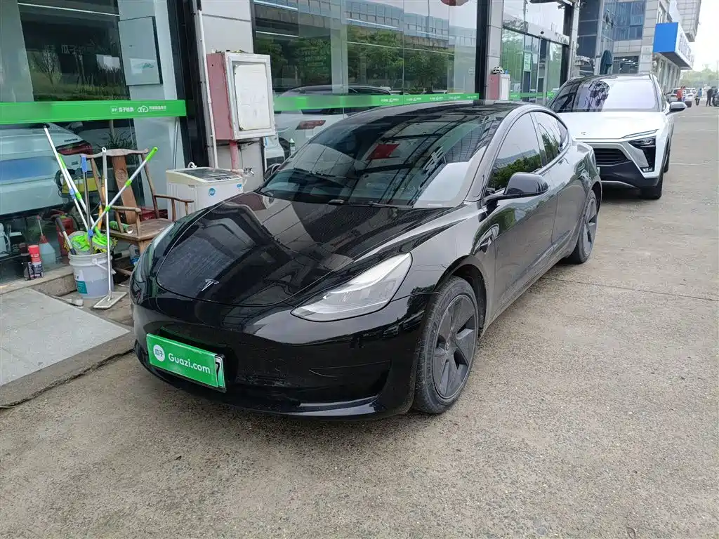 Tesla Model 3 2023