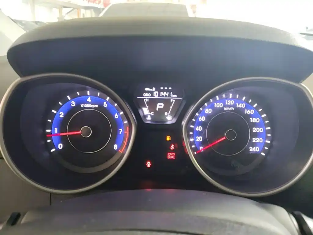 Hyundai Elantra Langdong — миниатюра 12