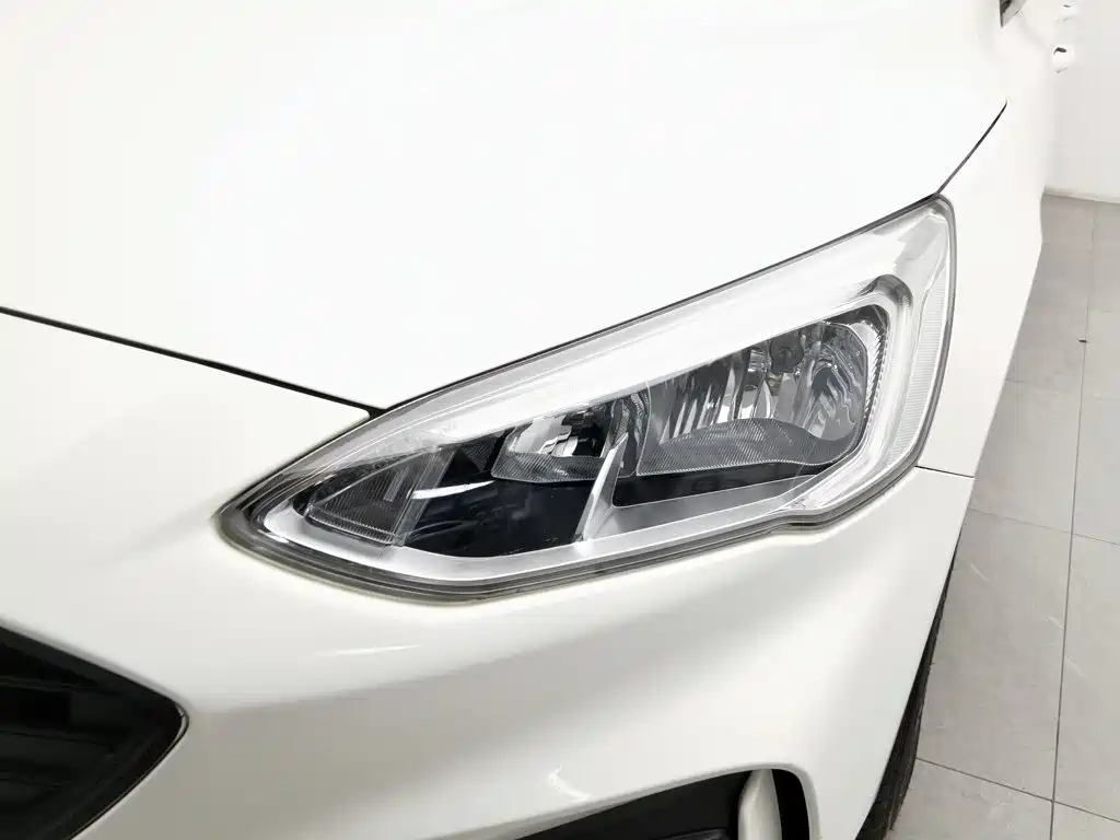 Ford Focus — миниатюра 7