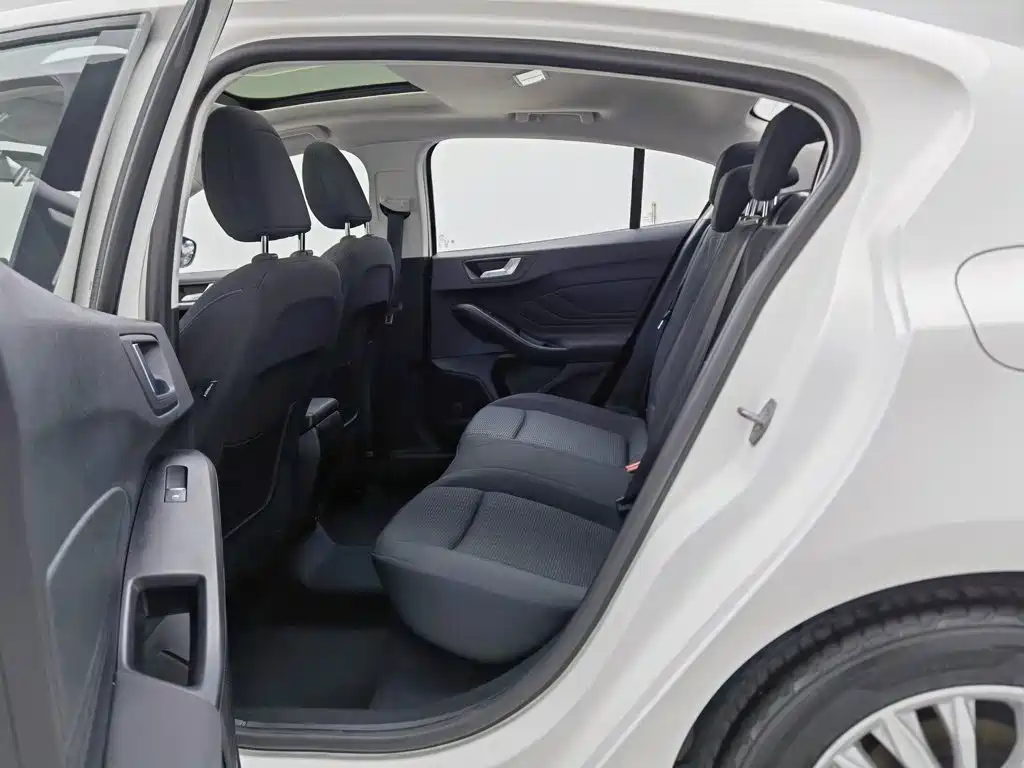 Ford Focus — миниатюра 15