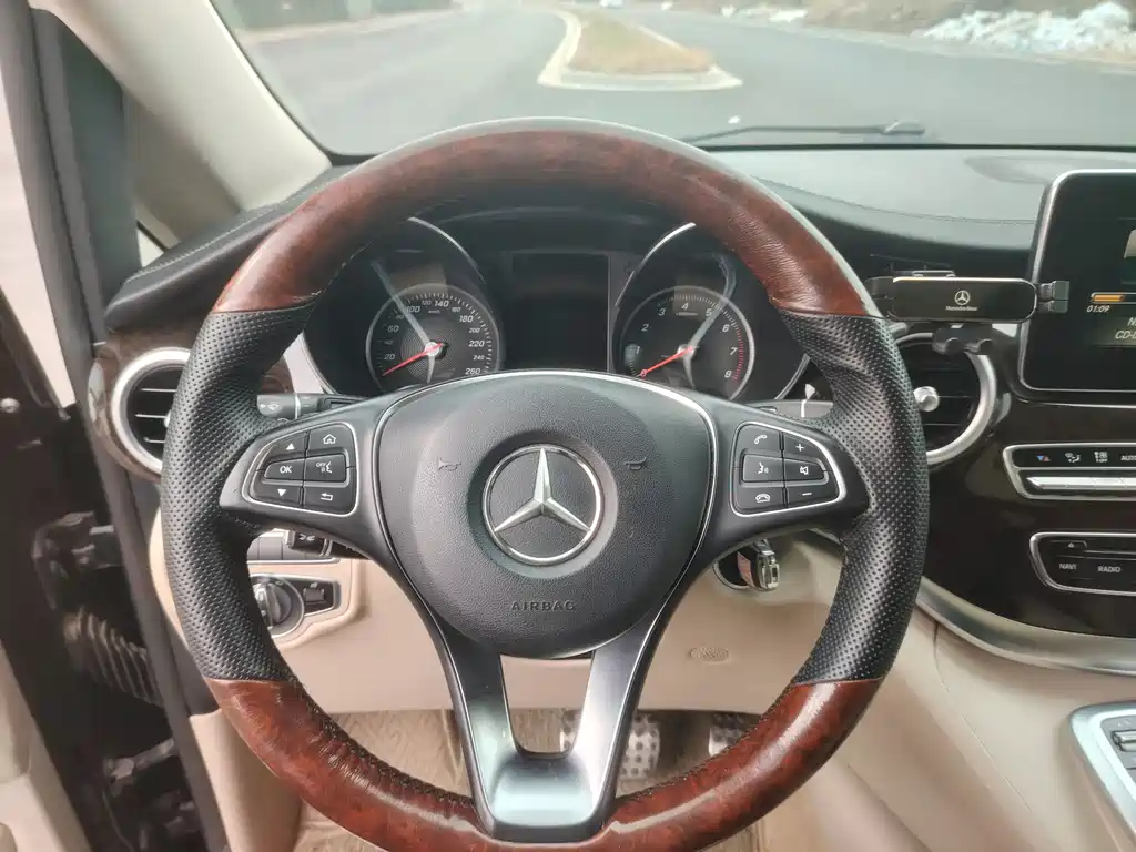 MERCEDES-BENZ V CLASS