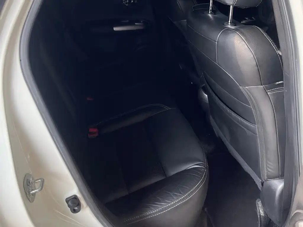 Infiniti ESQ — миниатюра 5