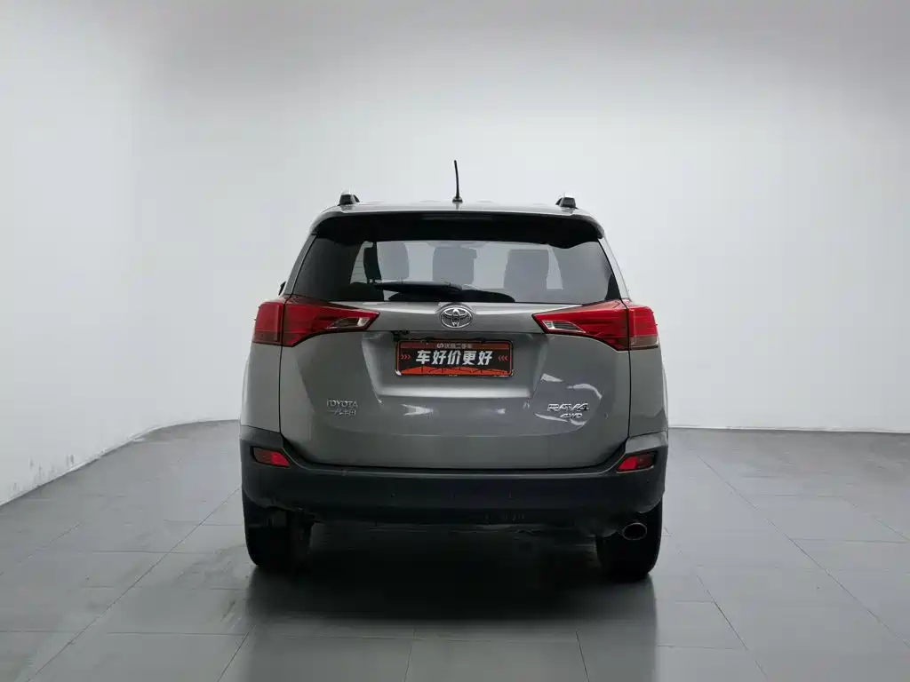 Toyota RAV4 — миниатюра 4