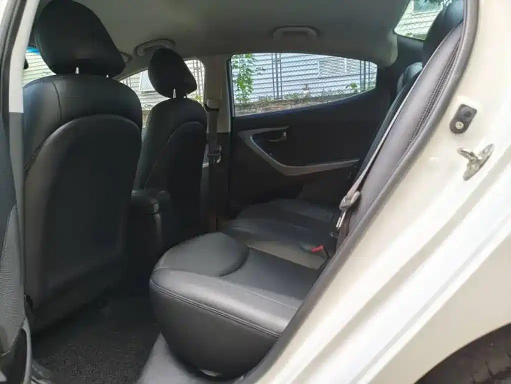 Hyundai Elantra Langdong — миниатюра 4