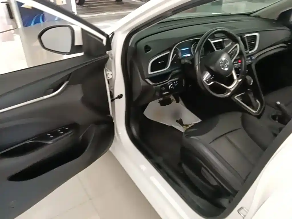 Buick Excelle — миниатюра 16