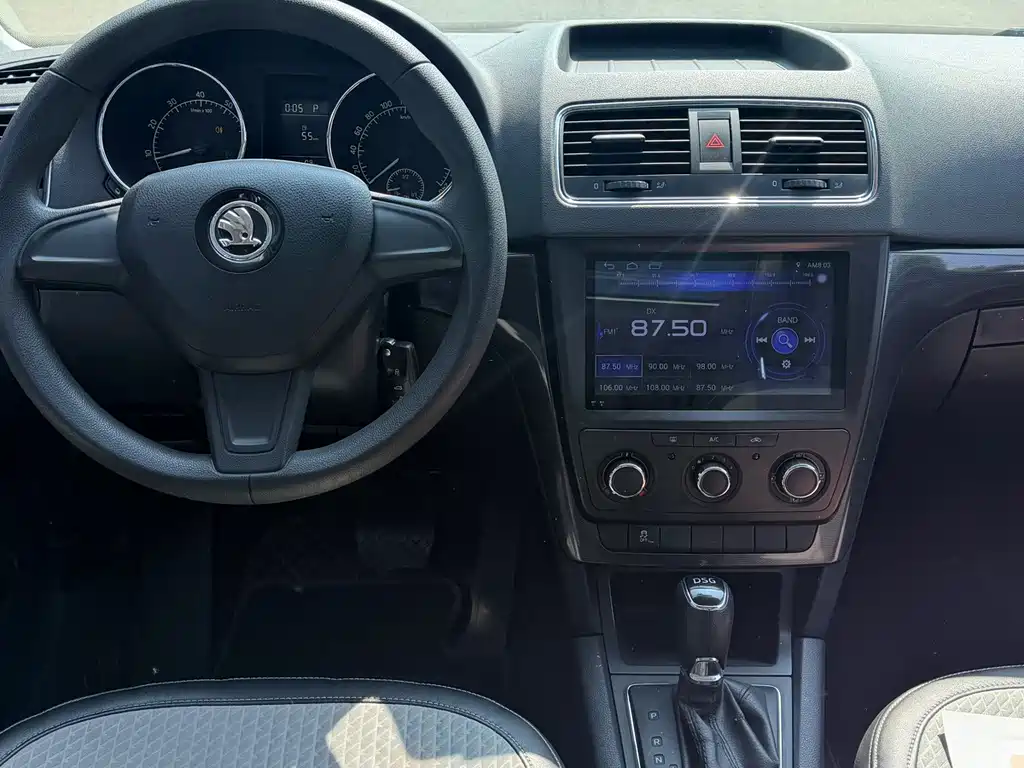 Skoda Yeti TSI280 DSG Forward Edition, фото 19