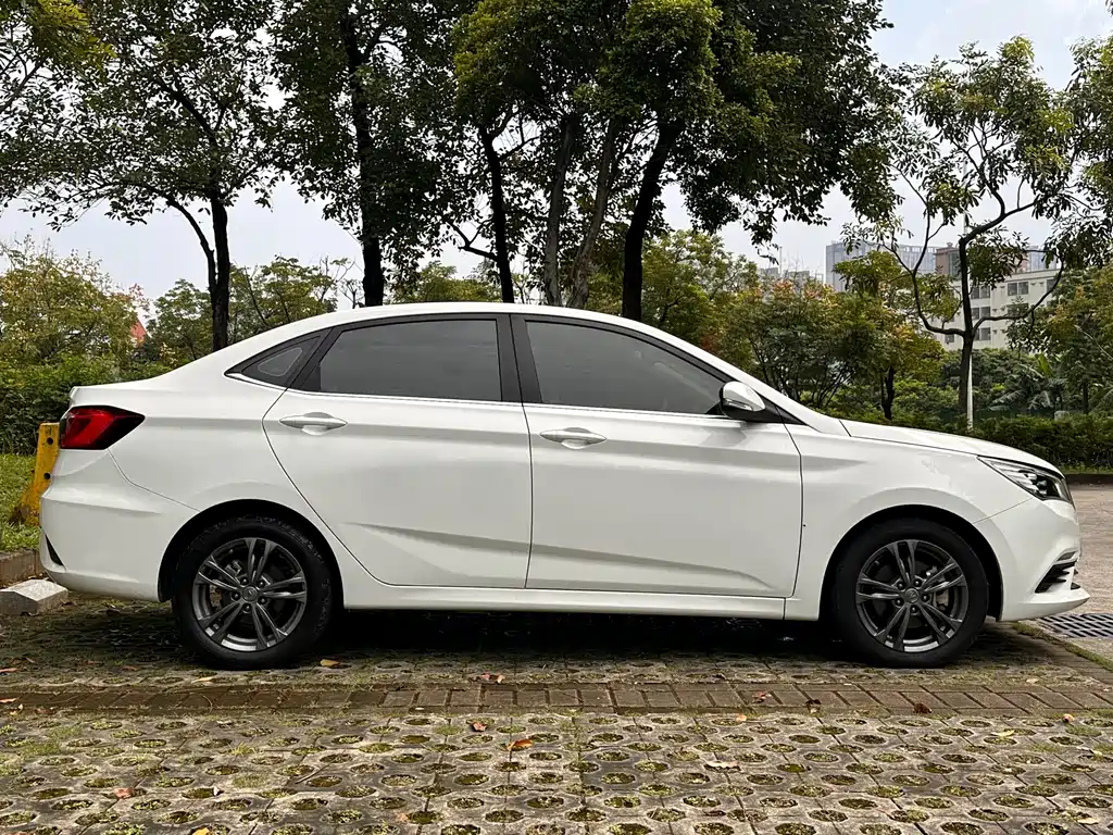 Changan Eado DT — миниатюра 7