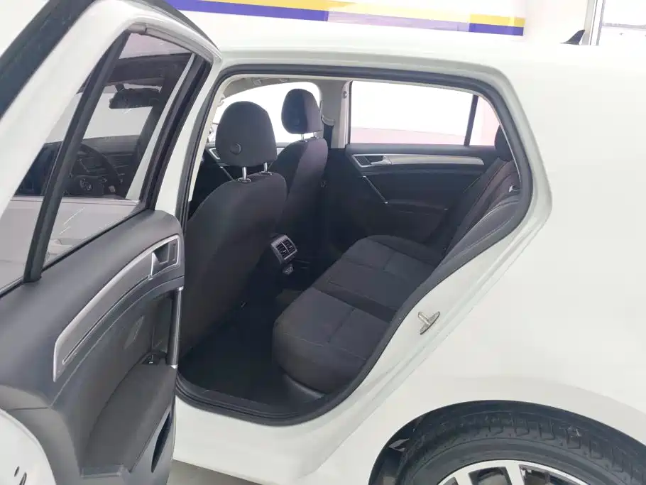 Volkswagen Golf — миниатюра 11