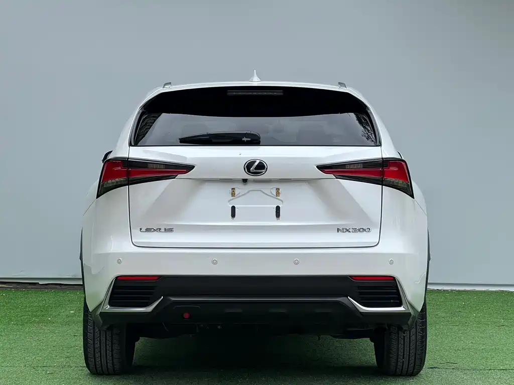Lexus NX 2020 200 VI