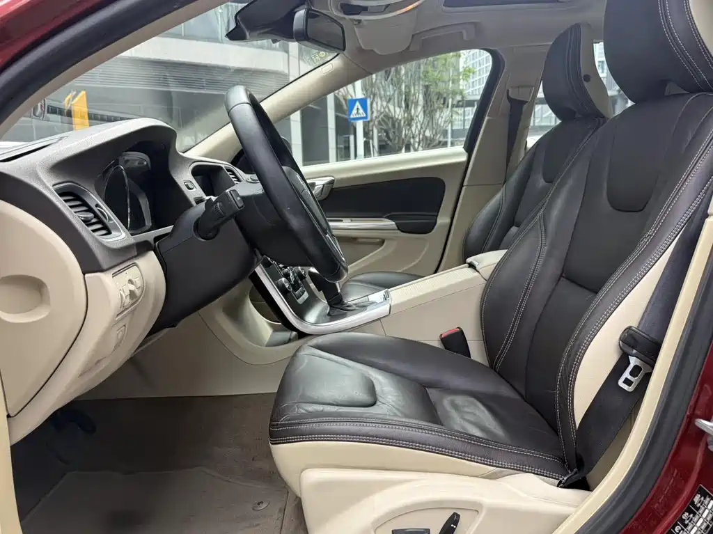 Volvo S60 — миниатюра 7