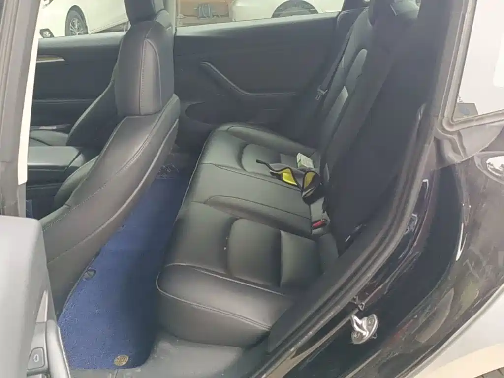 Tesla Model 3 — миниатюра 17