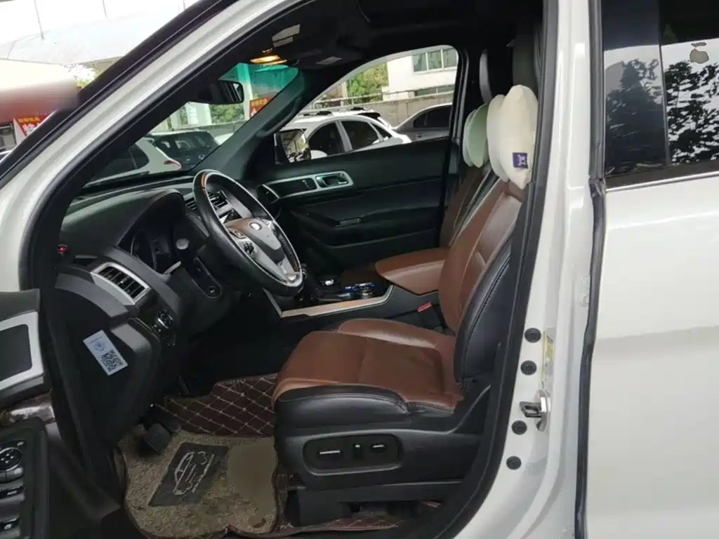 Ford Explorer (Import) — миниатюра 15