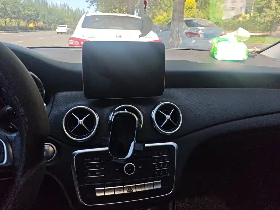 Mercedes-Benz GLA — миниатюра 13