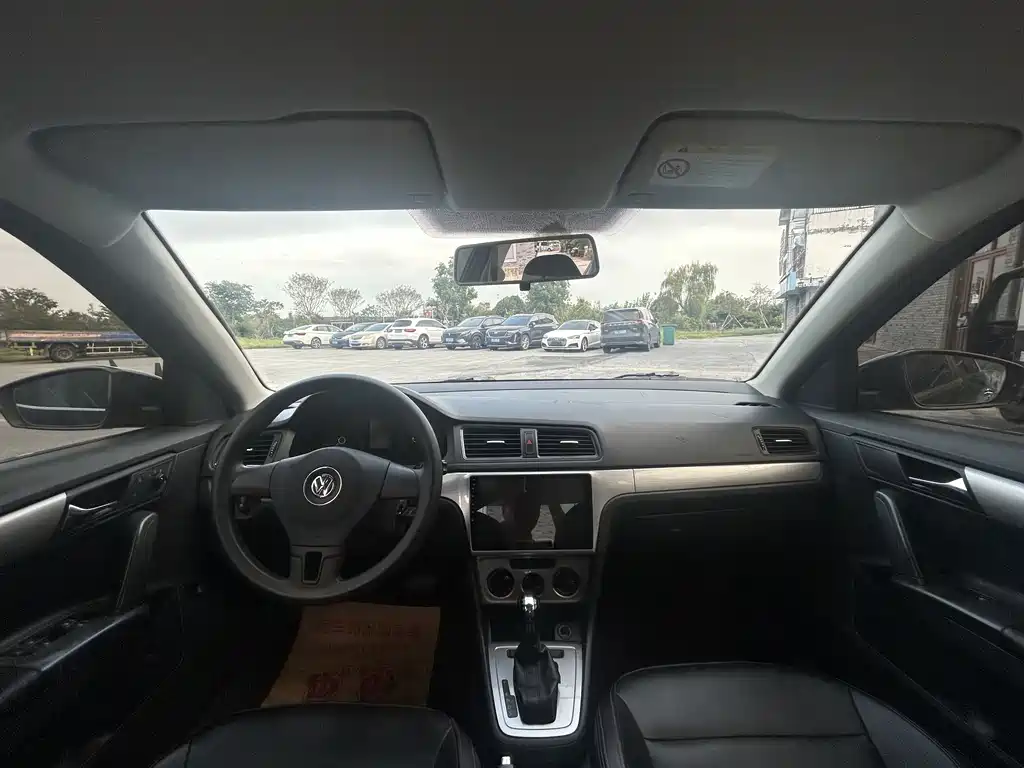 Volkswagen Lavida — миниатюра 5