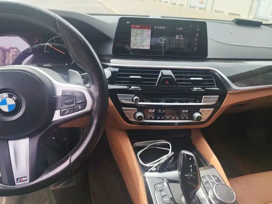 BMW 5 Series — миниатюра 12
