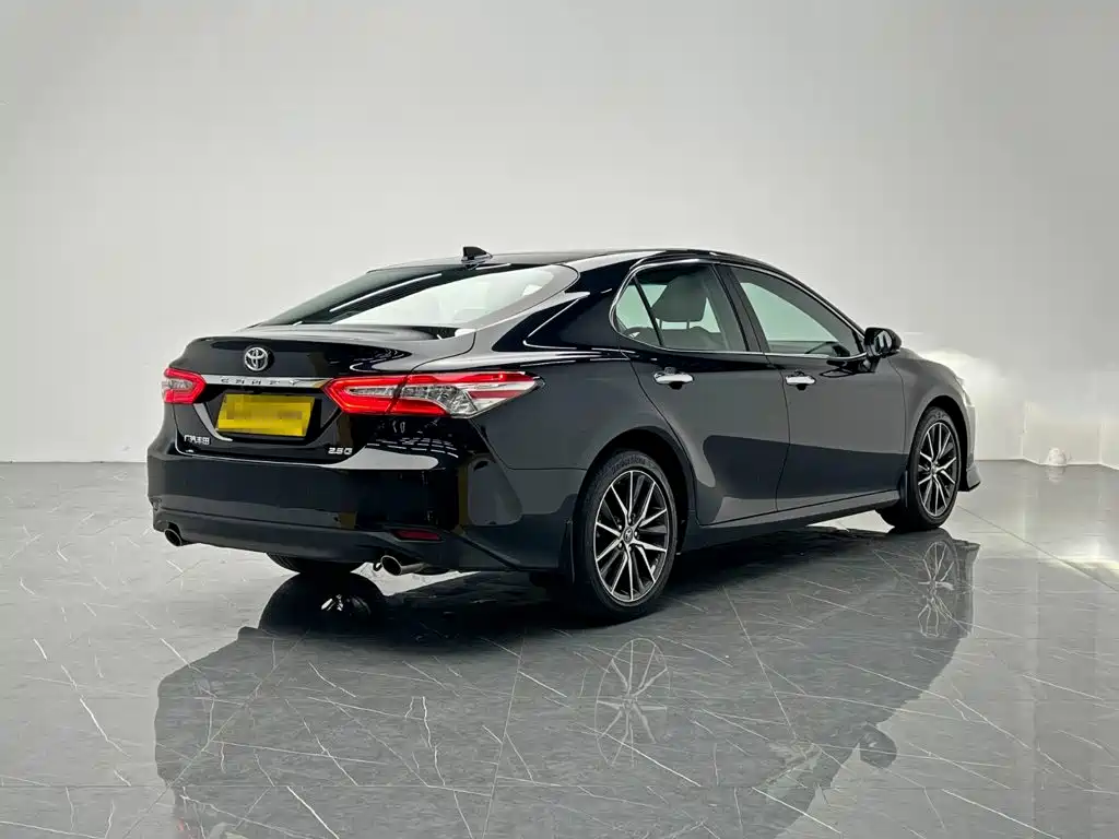 Toyota Camry — миниатюра 6