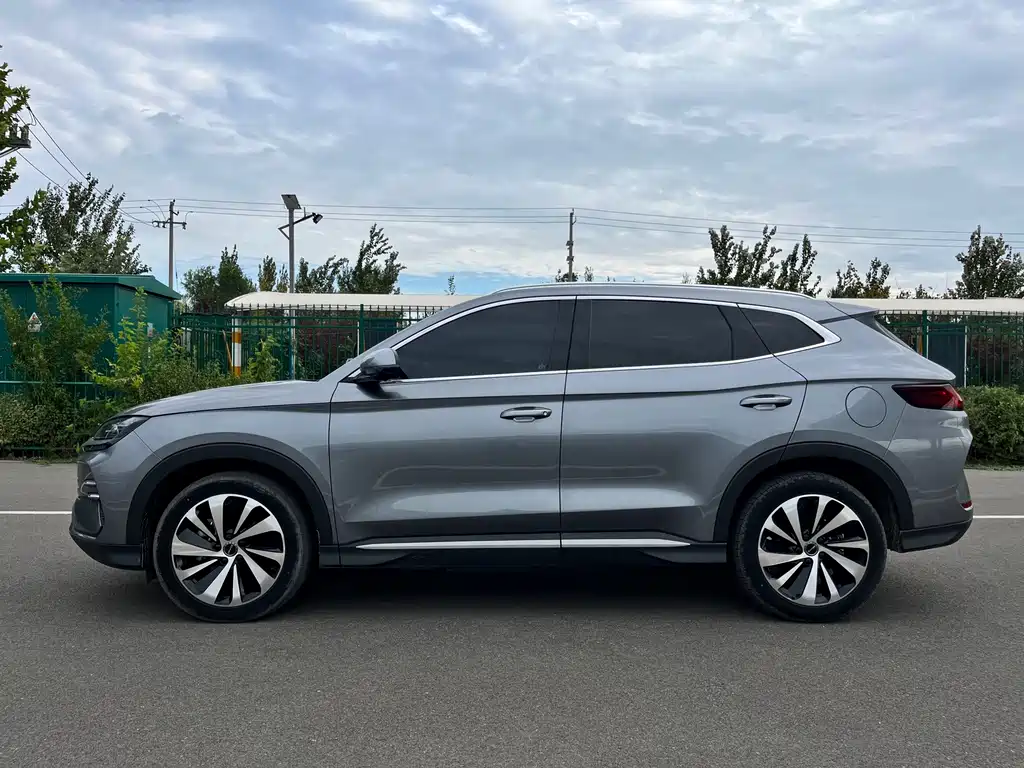 BYD PLUS New Energy — миниатюра 4
