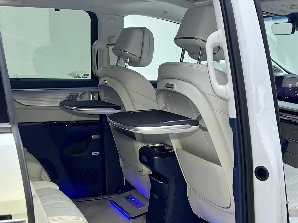 Buick GL8 Hybrid LandKing Luxury Enjoy Edition 7 seats, фото 14