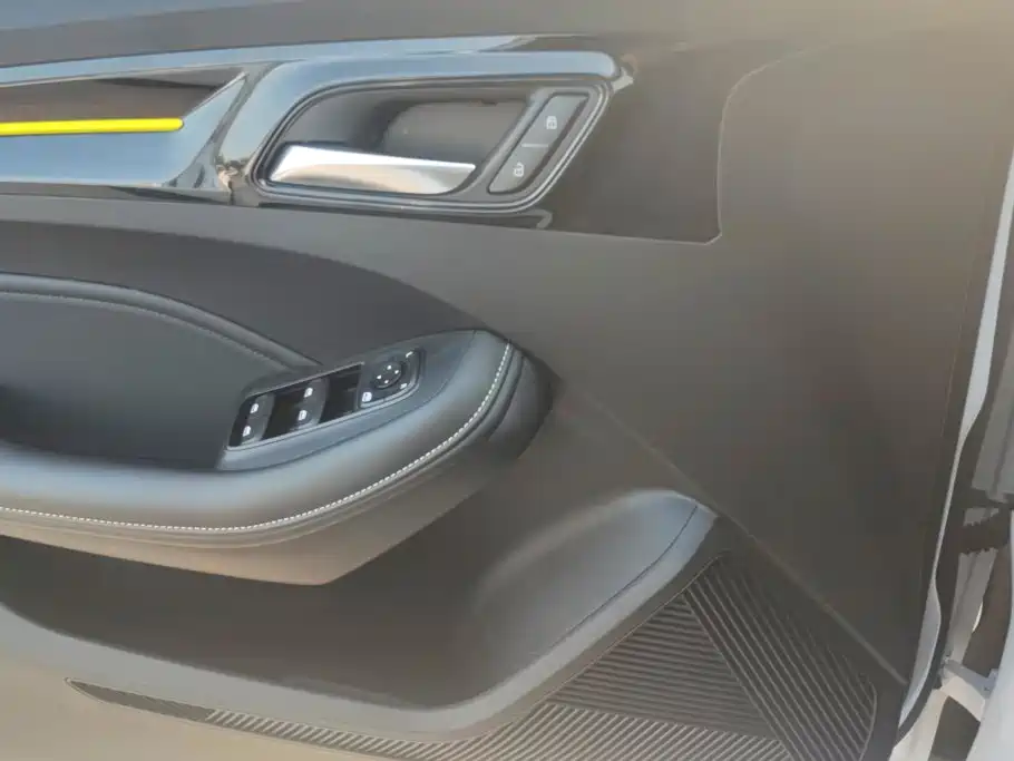 Roewe i5 — миниатюра 7