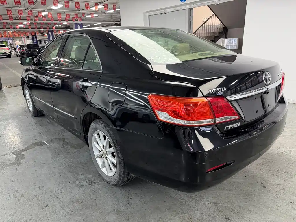 Toyota Camry — миниатюра 12