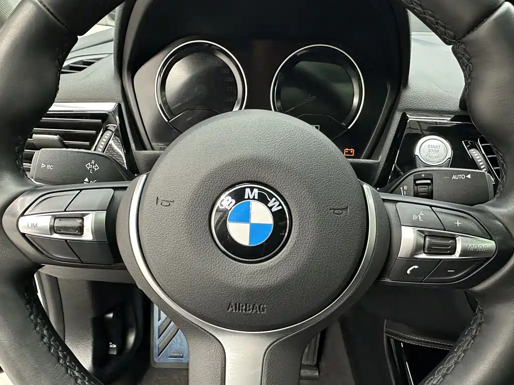 BMW 1 SERIES