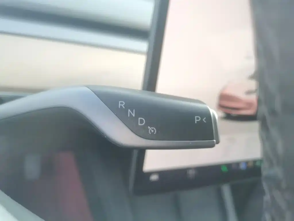 Tesla Model 3 — миниатюра 14