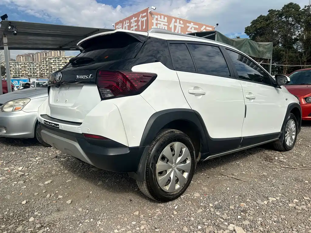 TOYOTA YARIS L ZHIXUAN