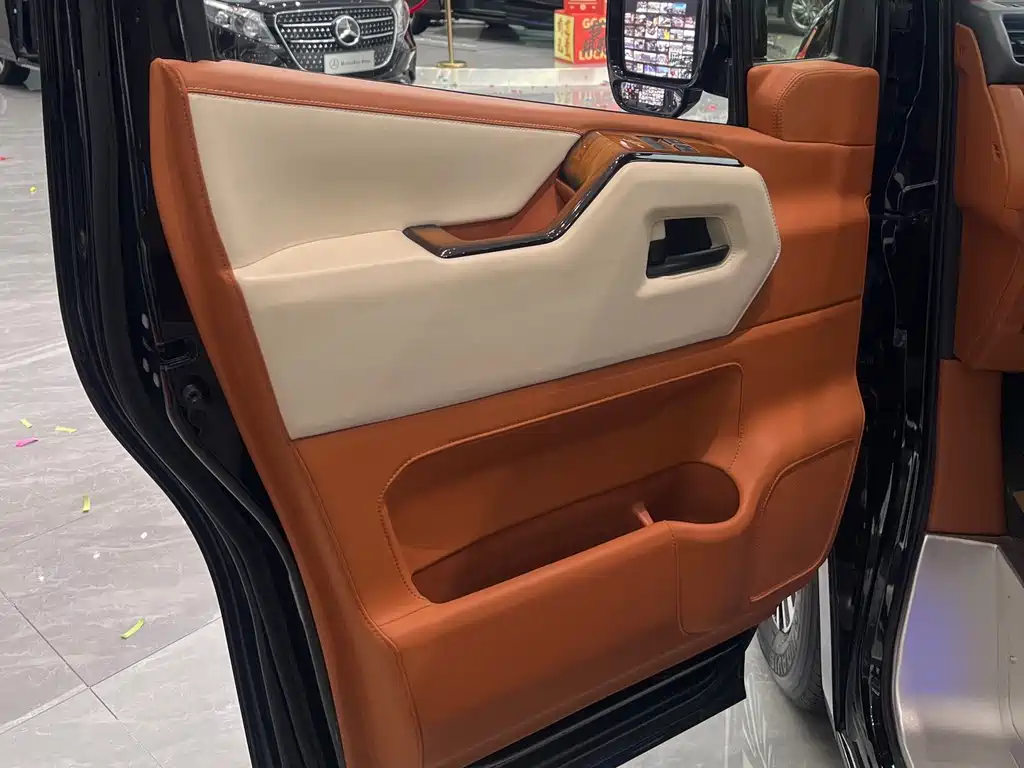Toyota HiAce 2023 3.5L AT