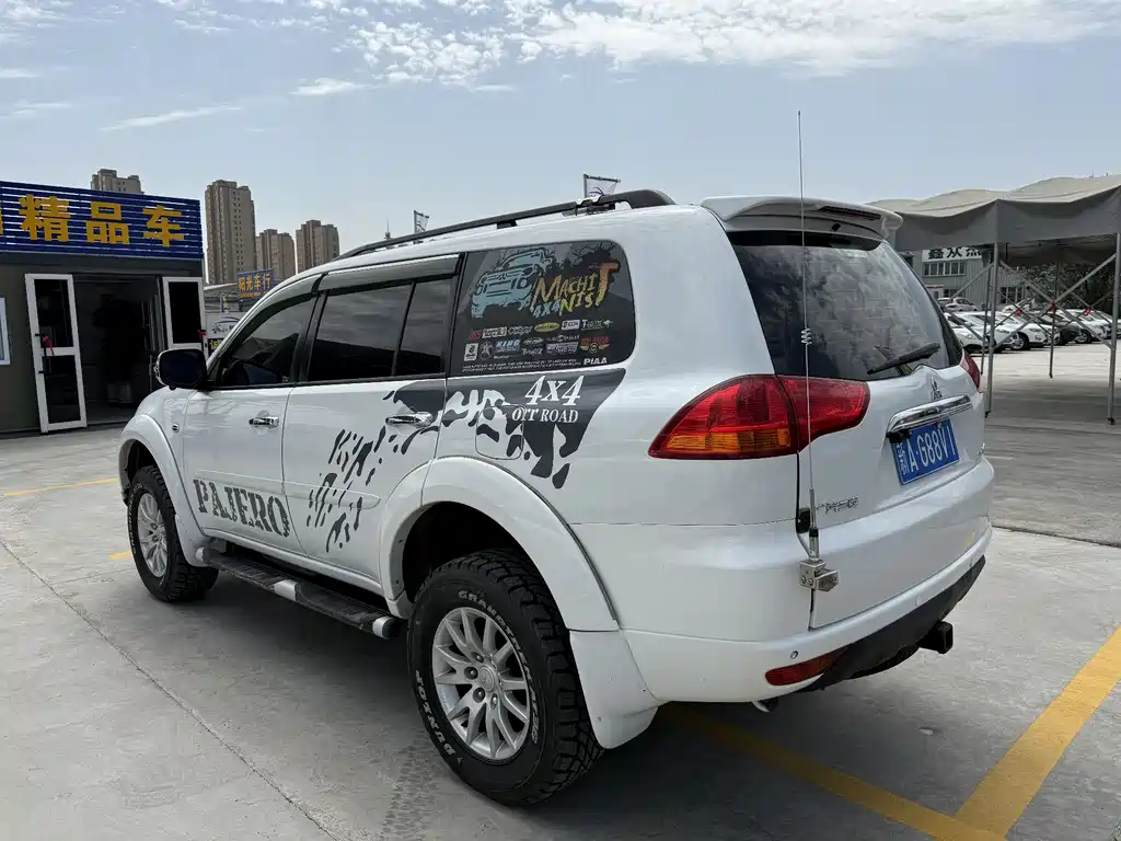 MITSUBISHI PAJERO JINCHANG