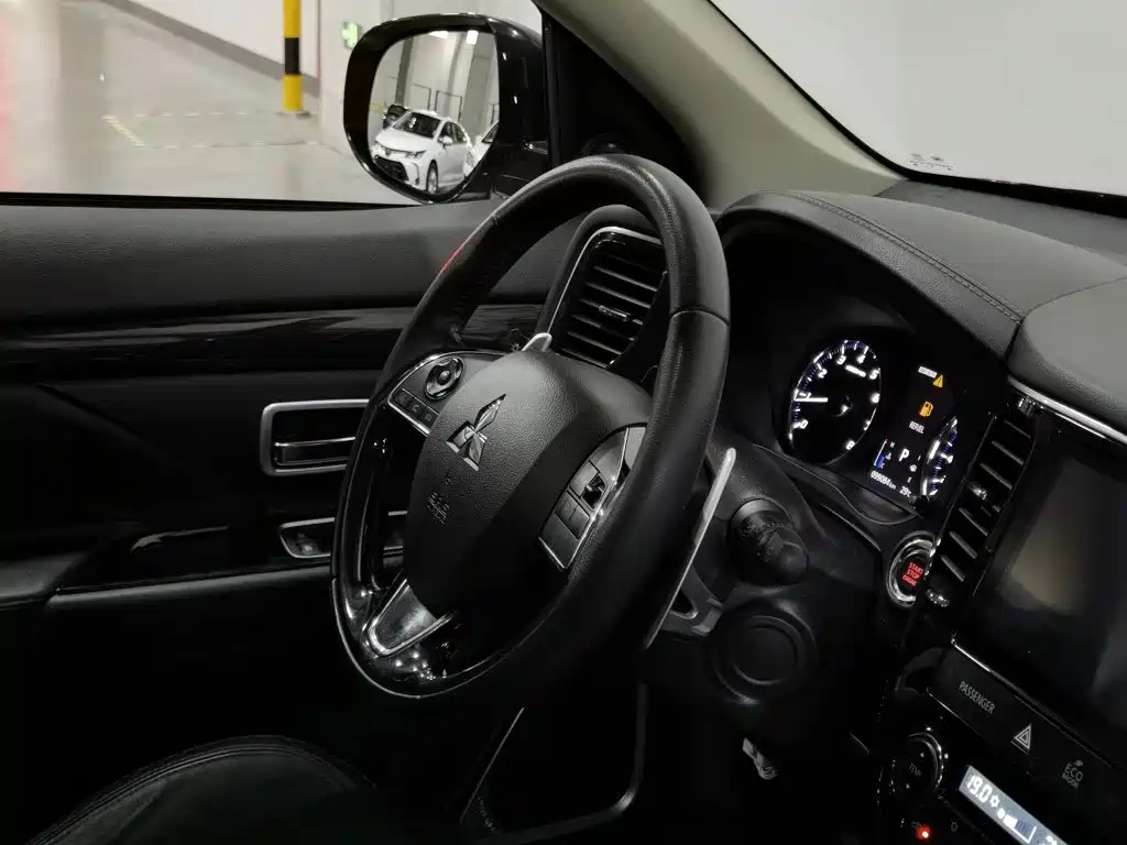 Mitsubishi Outlander — миниатюра 22