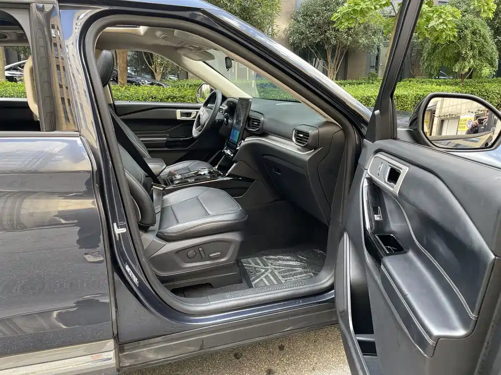 Ford Explorer — миниатюра 9