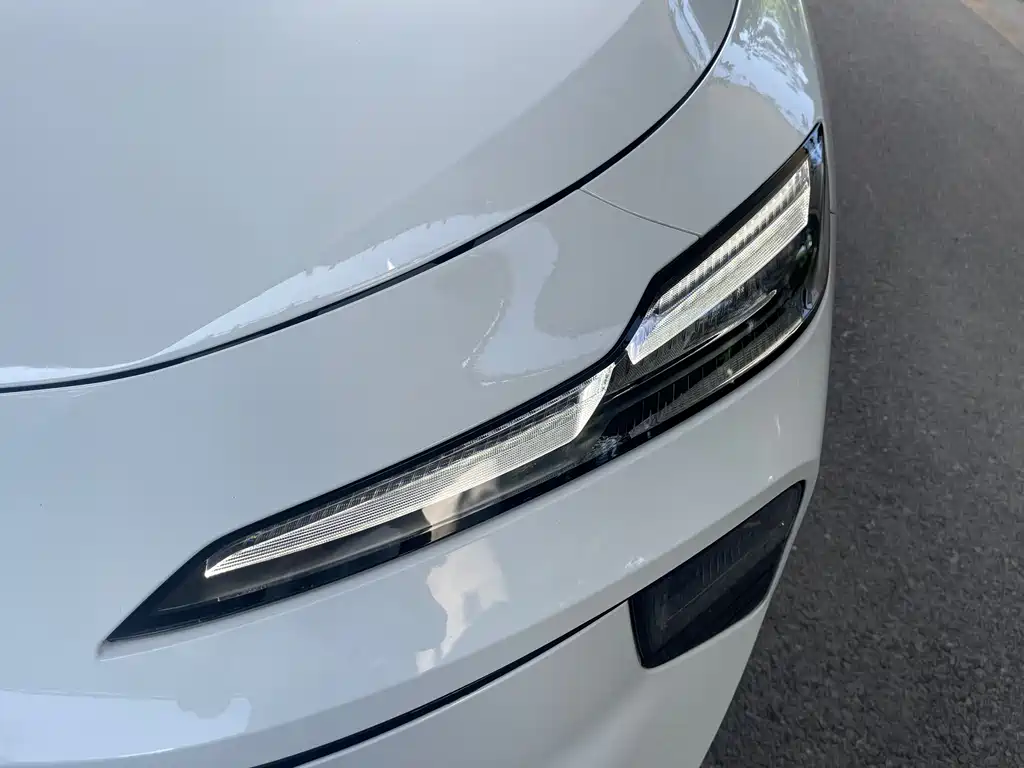 Roewe Young Wai D6 — миниатюра 12