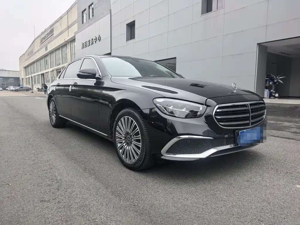 Mercedes-Benz E-Class - фото 3