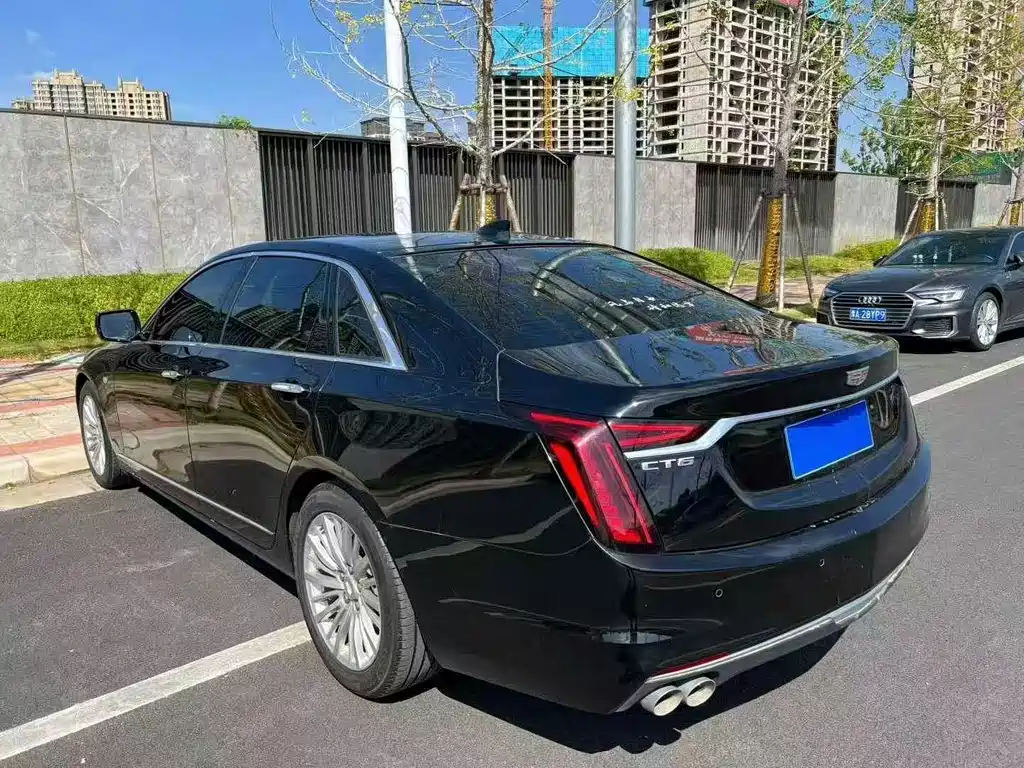 CADILLAC CT6