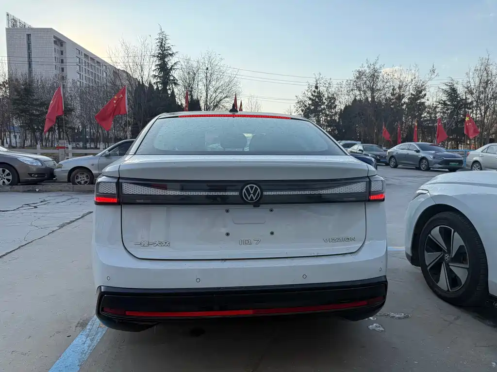 VOLKSWAGEN ID.7 VIZZION