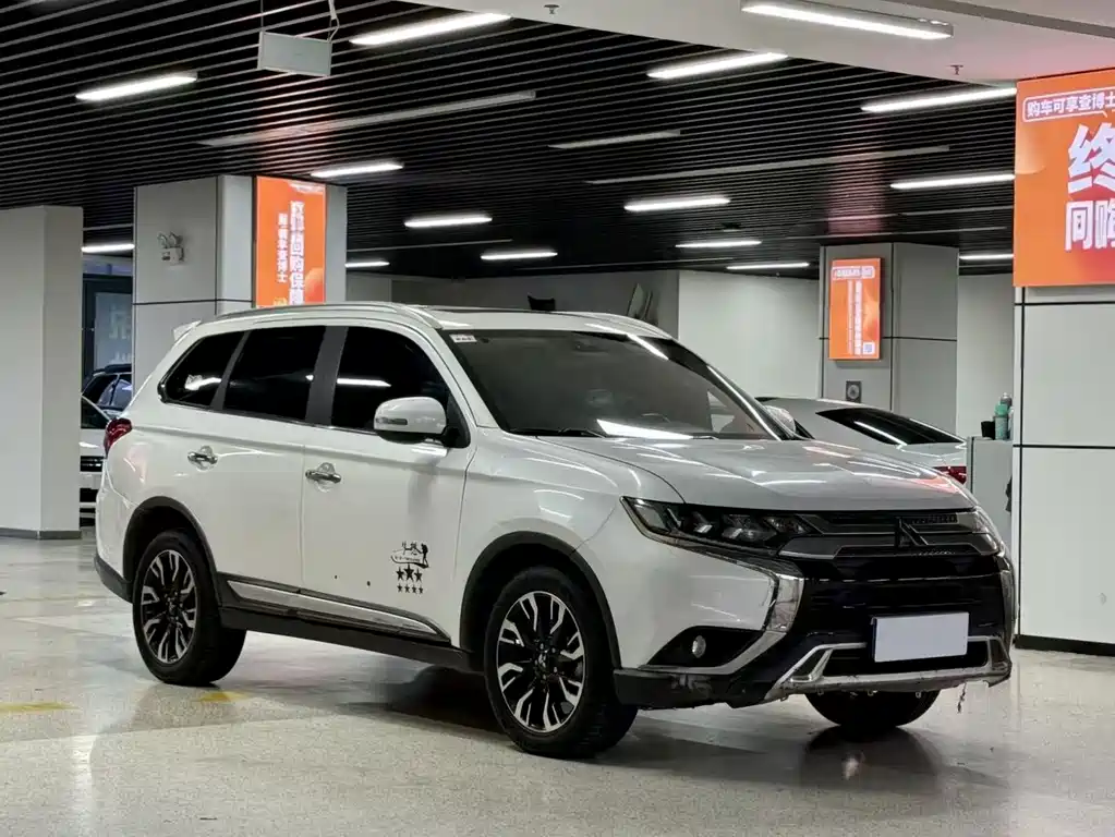 Mitsubishi Outlander — миниатюра 3