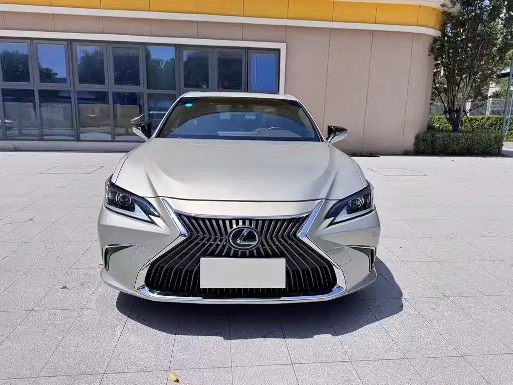 Lexus ES — миниатюра 2