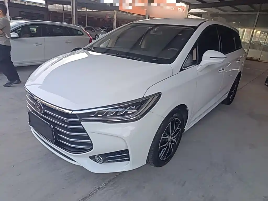 BYD MAX — миниатюра 2