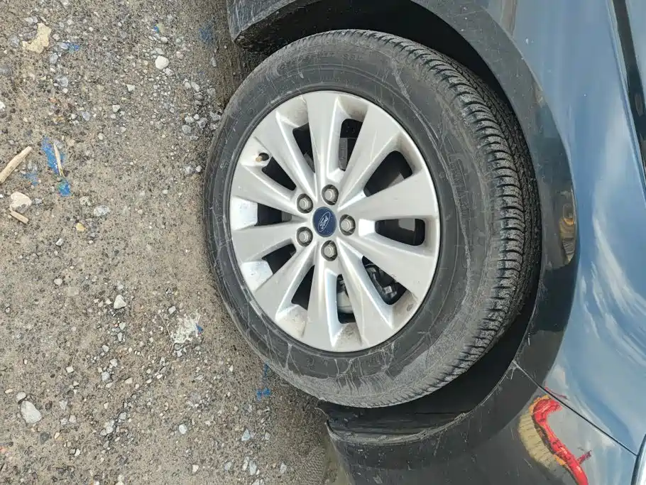 Ford Taurus — миниатюра 6