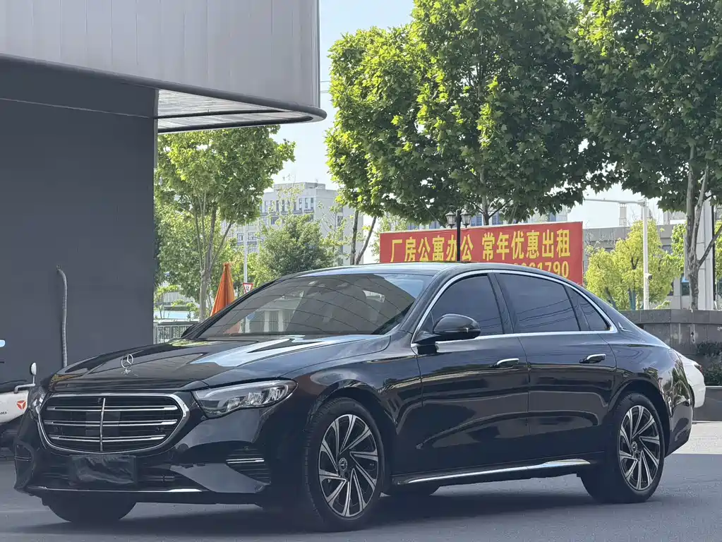 Mercedes-Benz E-Class 2024