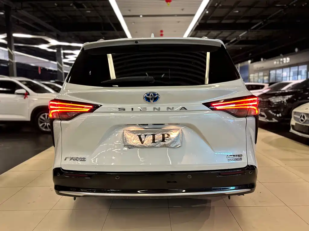 TOYOTA SIENNA