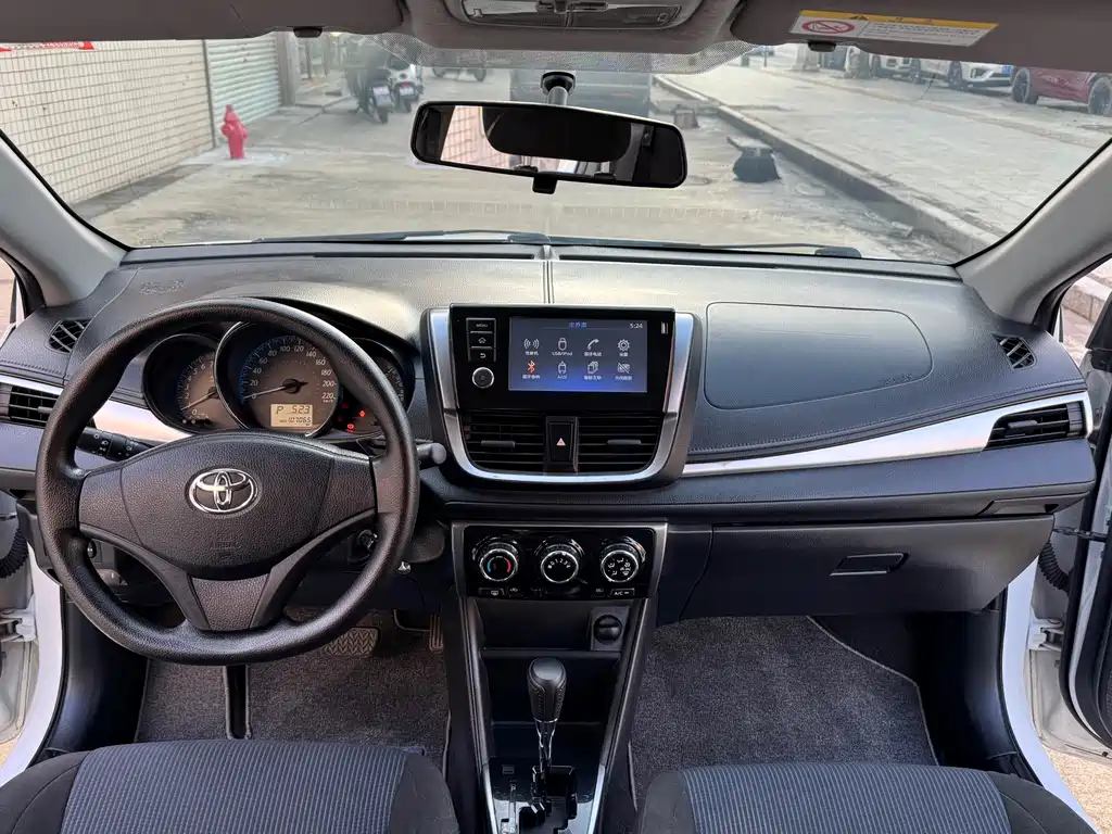 Toyota Yaris L — миниатюра 16