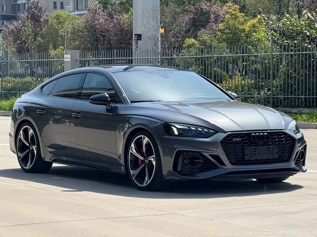 AUDI RS 5
