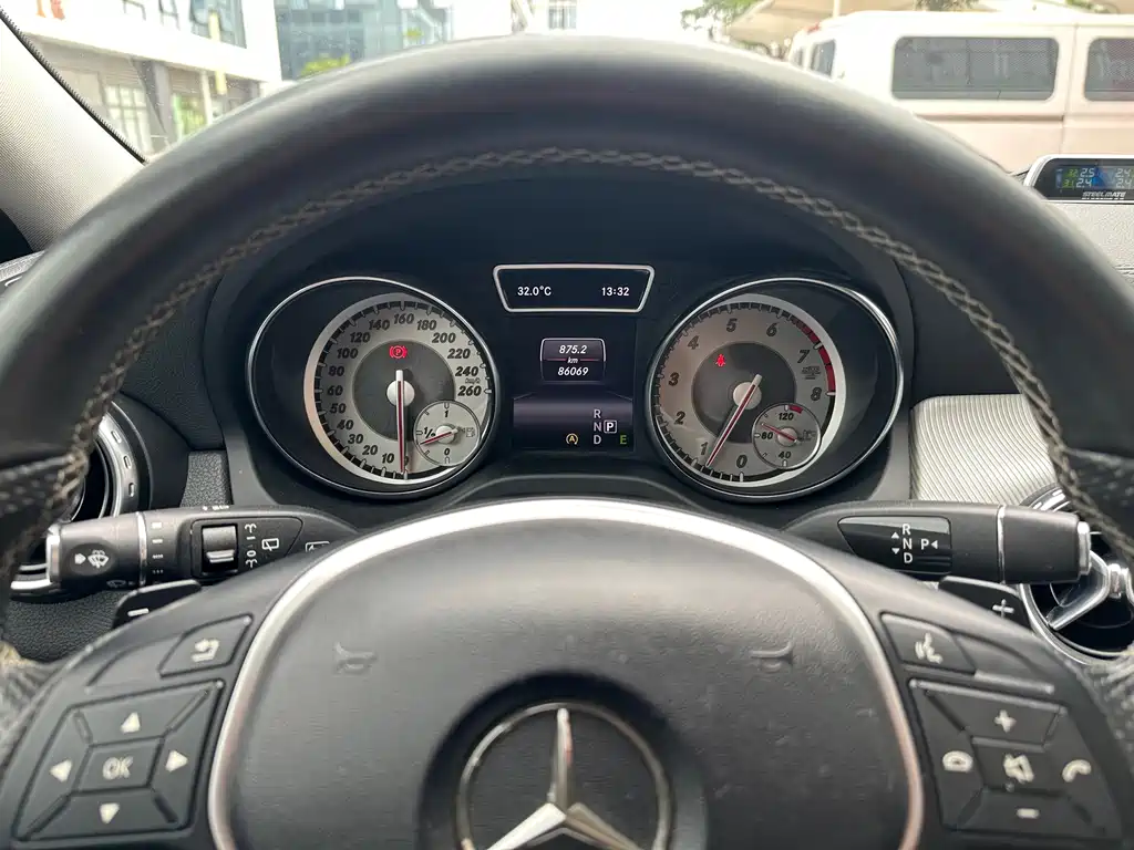 Mercedes-Benz GLA 2015 GLA 220 4MATIC Luxury