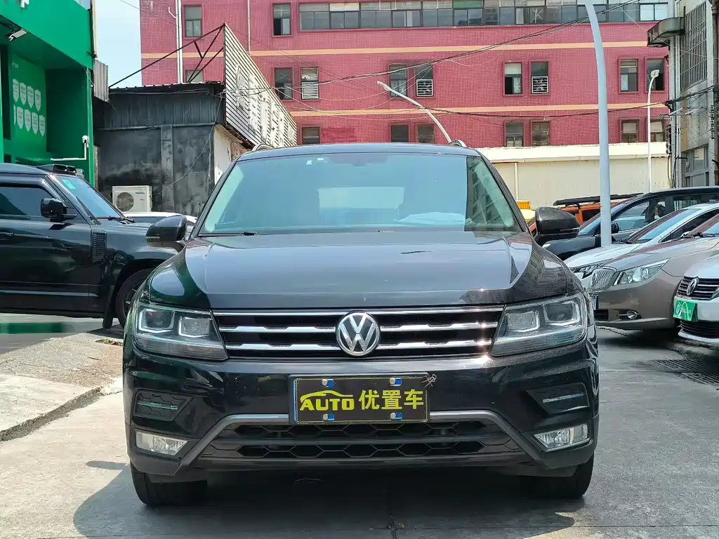 Volkswagen Tiguan L — миниатюра 2