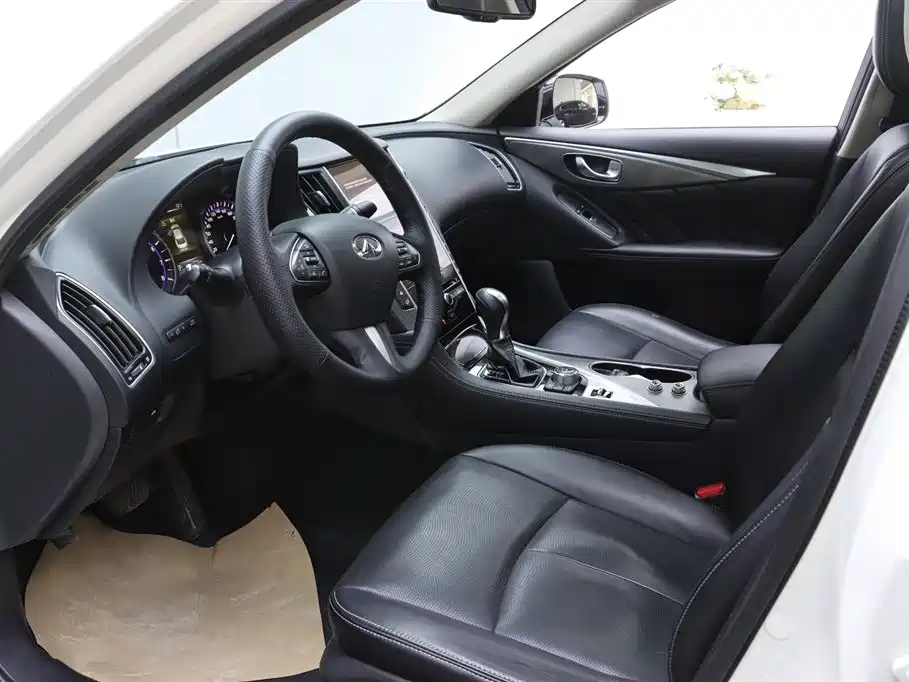INFINITI Q50L