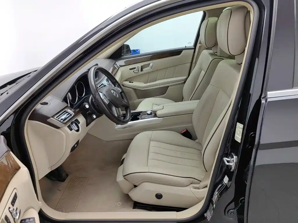Mercedes-Benz E-Class — миниатюра 10
