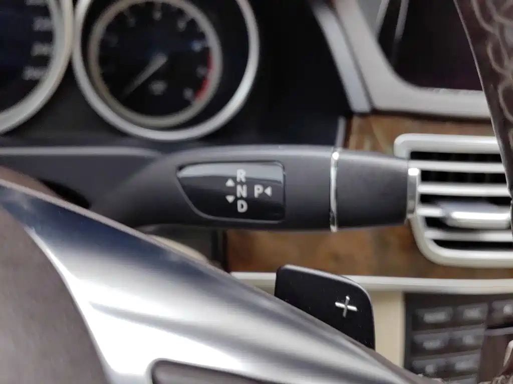 Mercedes-Benz E-Class — миниатюра 13