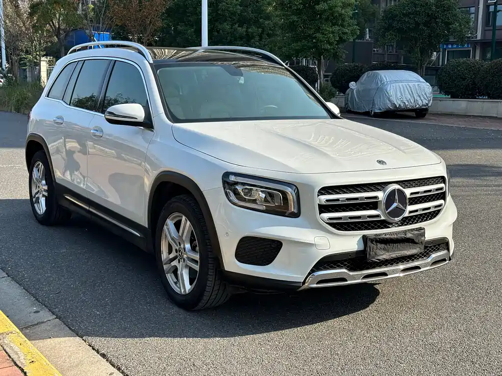 MERCEDES-BENZ GLB
